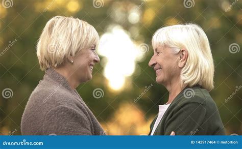 mujeres mayores para amistad|AMIGOS Y AMIGAS. MAYORES DE 60 AÑOS.